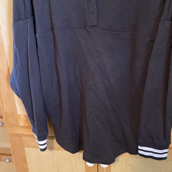 Pink Victoria secret jacket. Size medium - Picture 3 of 5